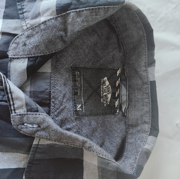 Van's Men's Short Sleeve Collared Button Up Shirt, Gray Plaid, Size M. - Picture 9 of 11
